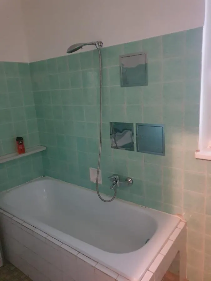 Breathtaking Villa Near Danube River /W Garden And Parking Vienna