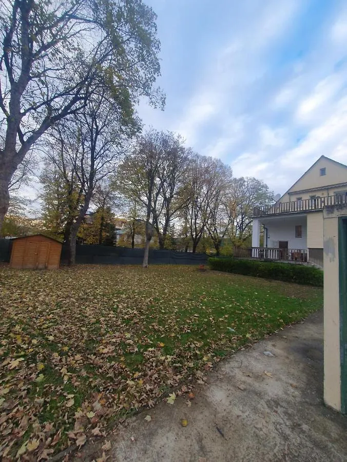 Breathtaking Villa Near Danube River /W Garden And Parking Vienna