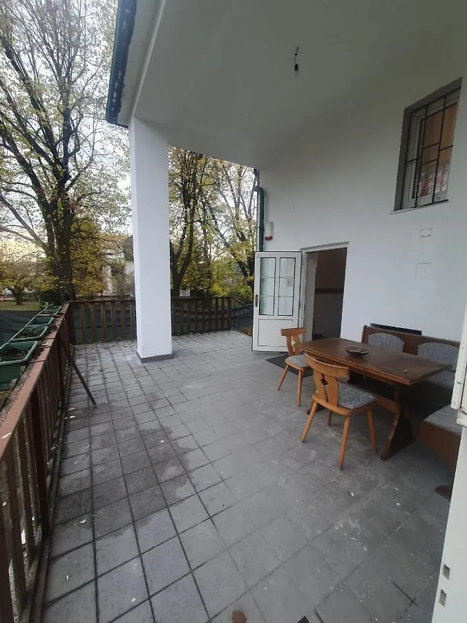 Breathtaking Villa Near Danube River /W Garden And Parking Vienna