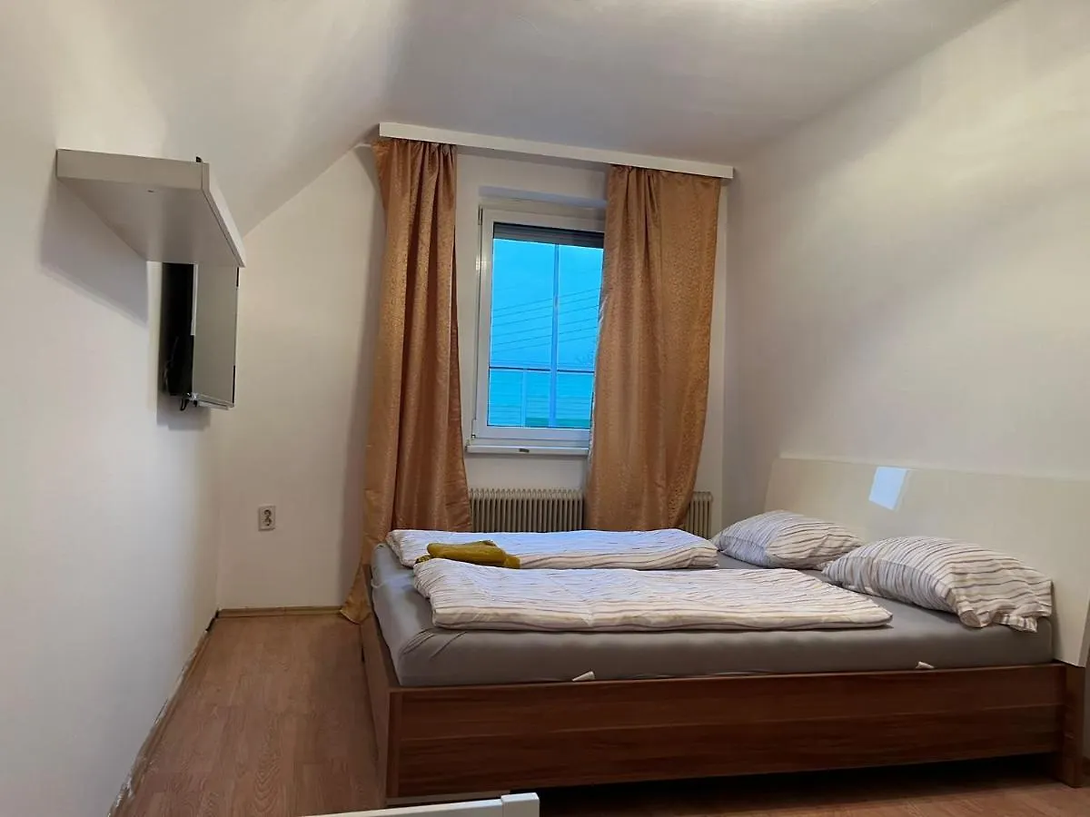 Breathtaking Villa Near Danube River /W Garden And Parking Wenen